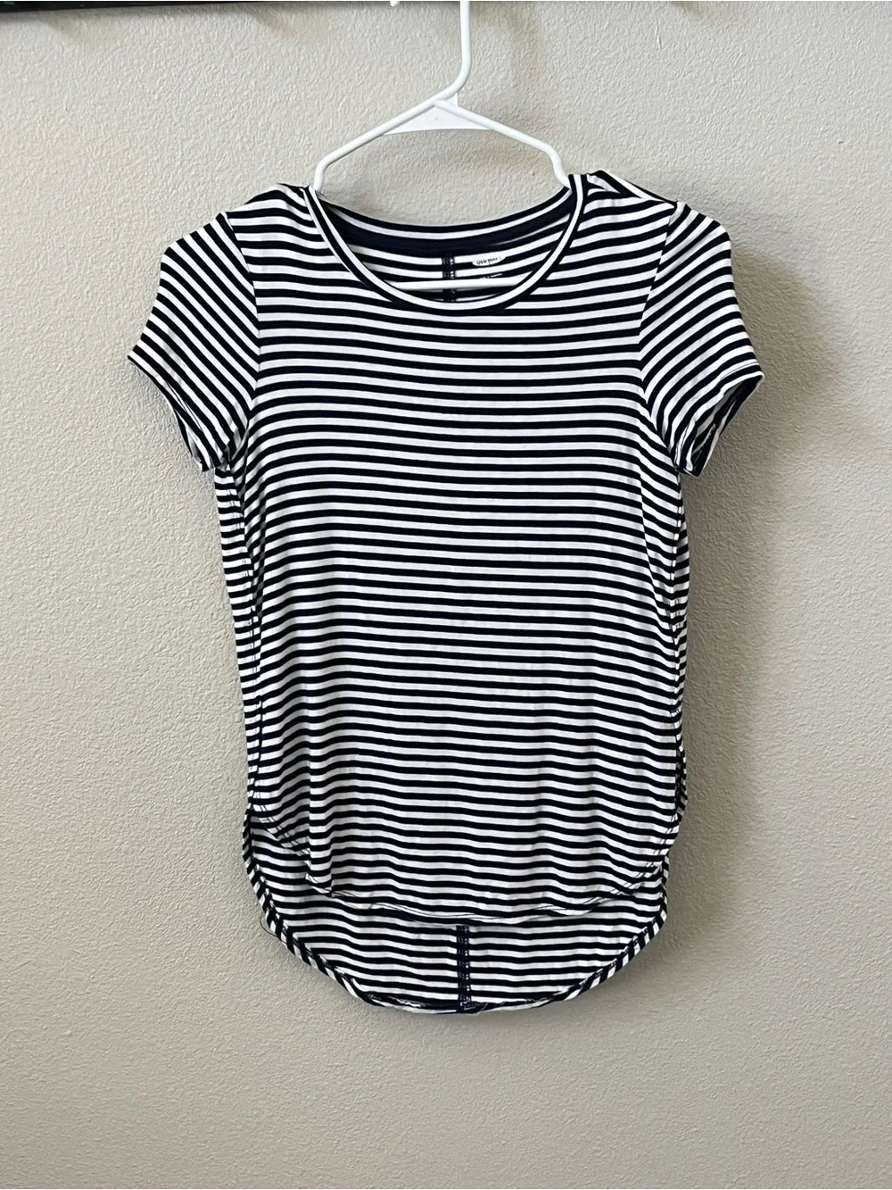 Girl sz 8 (M) Striped Black & White Short-Sleeve Tee